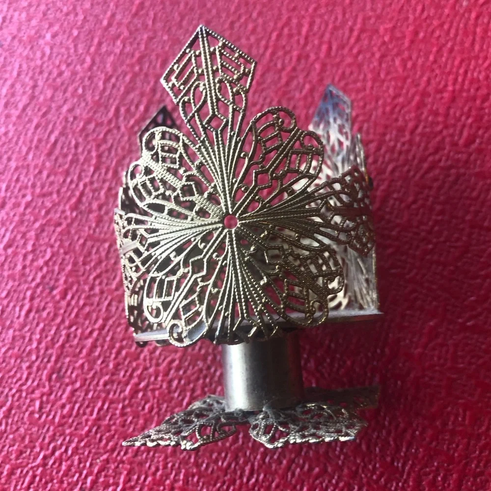 ⭐️VINTAGE Gold Filigree makeup holder 3” ✨
